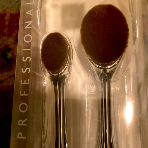 New! Face brush kit By Daylogic - Picture 1 of 3